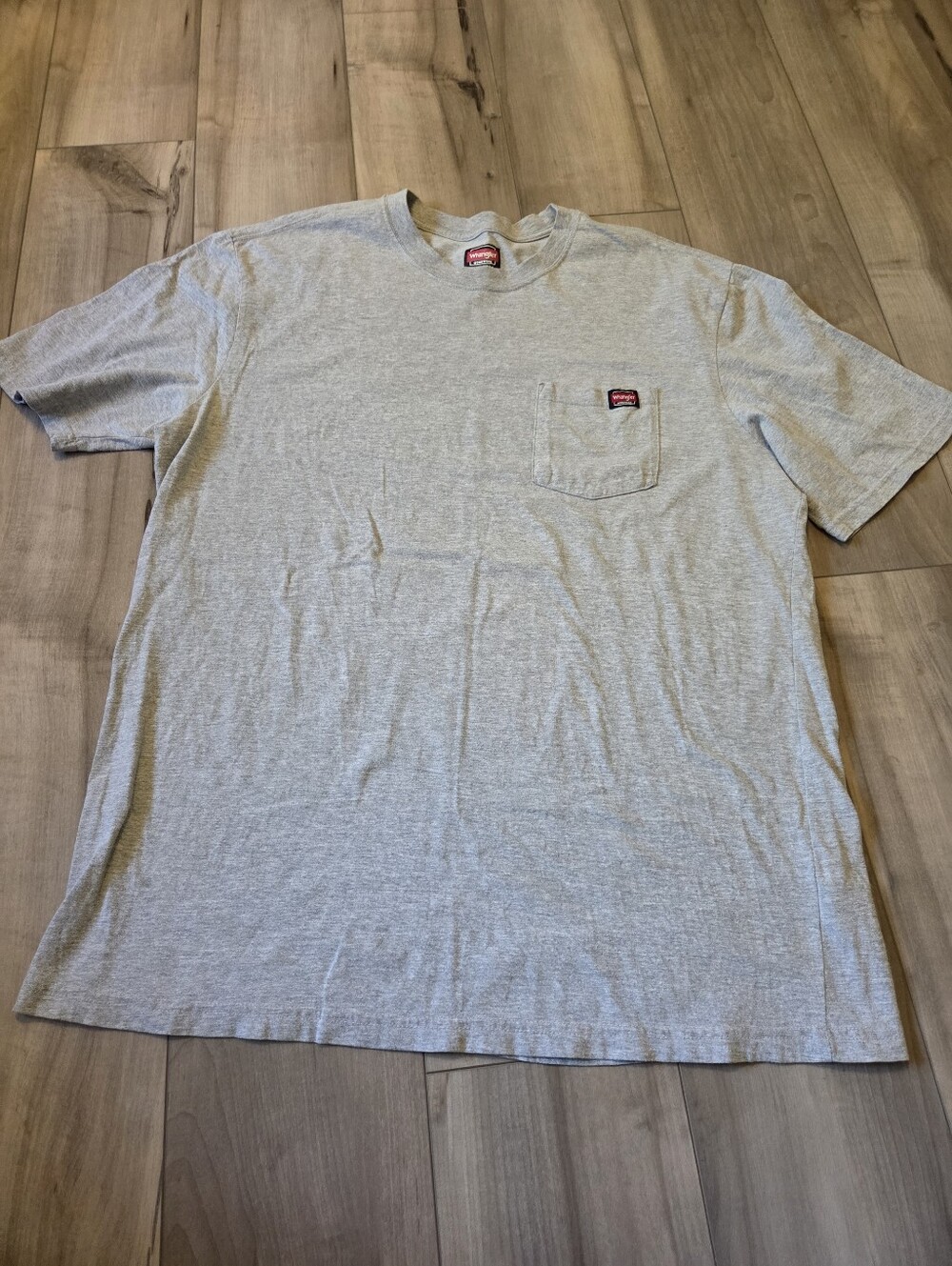 Wrangler Men’s Light Gray Pocket Short Sleeve Tee